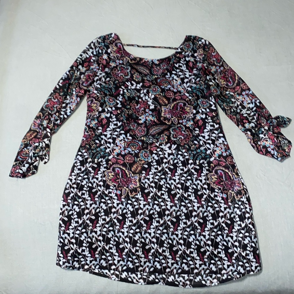 Super cute dress!